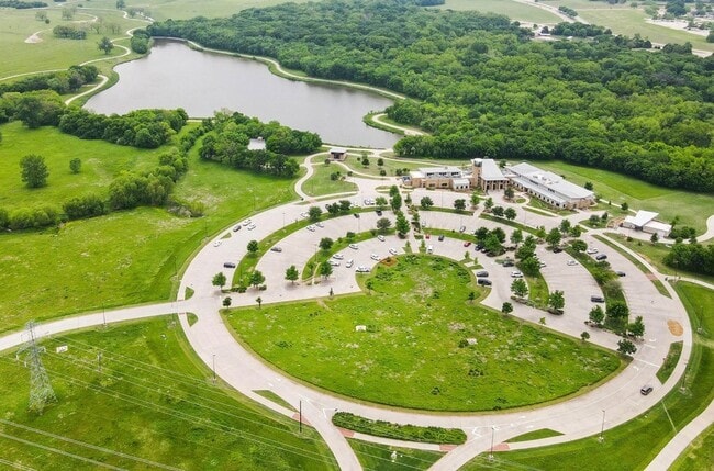 Building Photo - 6529 Abrams Dr