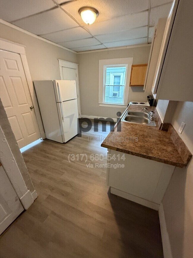 Building Photo - 3502 N Kenwood Ave