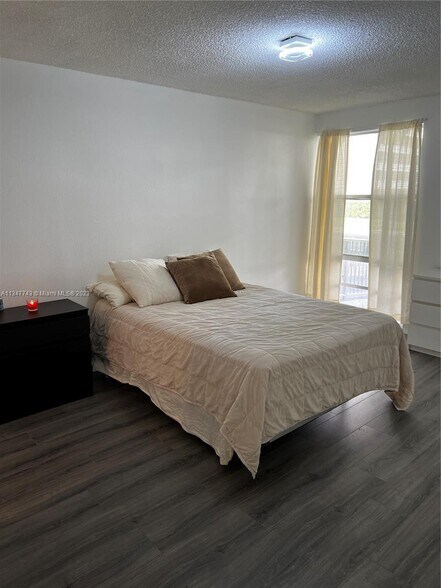 Building Photo - 200 177th Dr