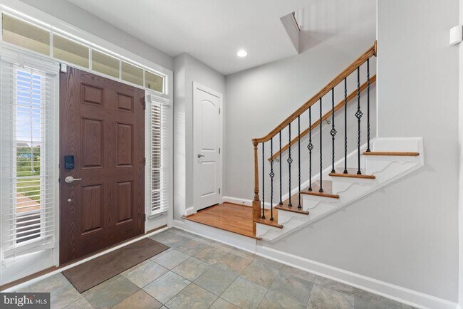 Building Photo - 42524 Rowderbury Square