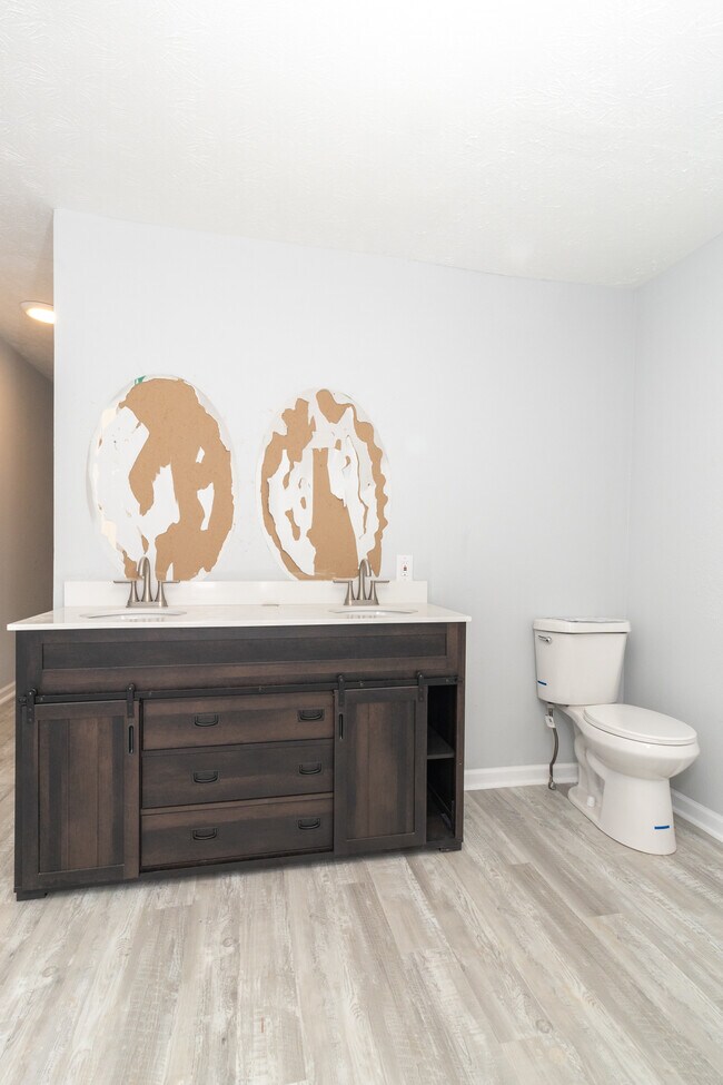 Building Photo - 770 Mahoney Rd