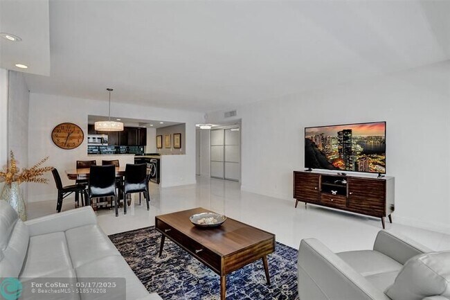 Building Photo - 3750 Galt Ocean Dr