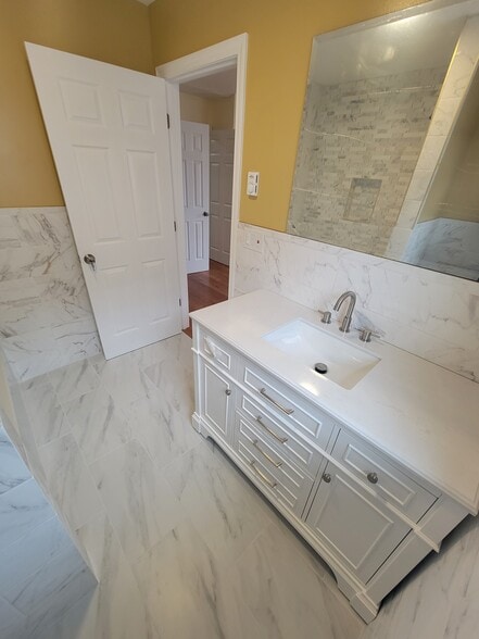 Building Photo - 33 Hamilton St