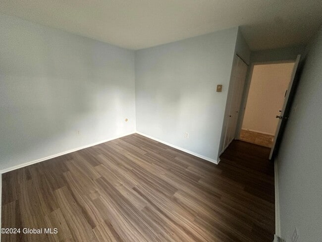 Building Photo - 9 Donna Lynn Dr