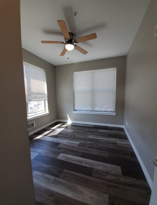 Building Photo - Great Location 1 Bedroom 1 Bath Near WWU!