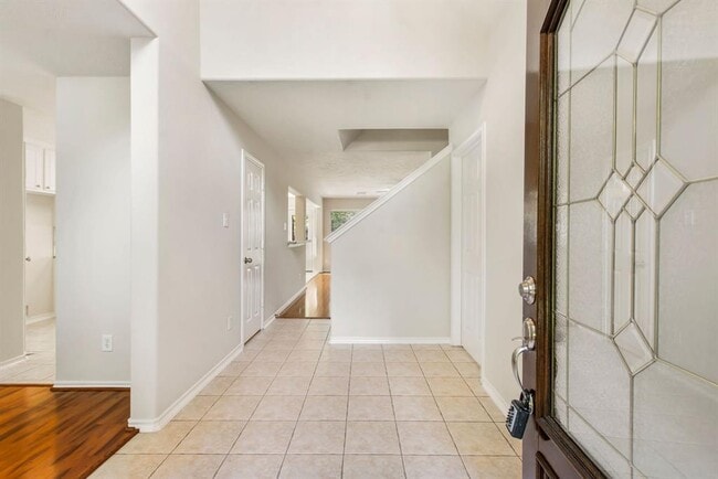 Building Photo - 55 N Queenscliff Cir