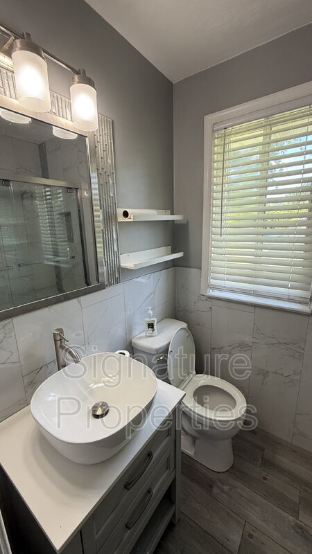Building Photo - 908 Spaulding Dr