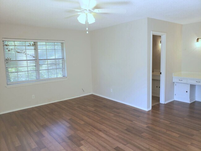 Building Photo - 3 Bedroom Steps from Rudman Trail & Souths...