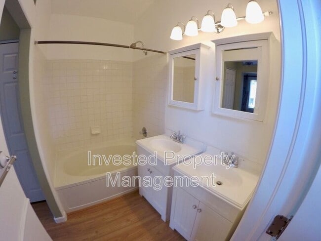 Building Photo - 9847 Sydney Ln