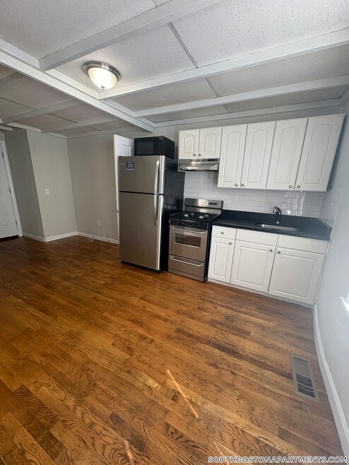 Building Photo - 28 L St