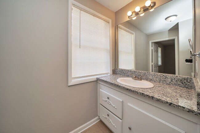 Building Photo - Grab This Dolomite Charmer Before It’s Gone!"