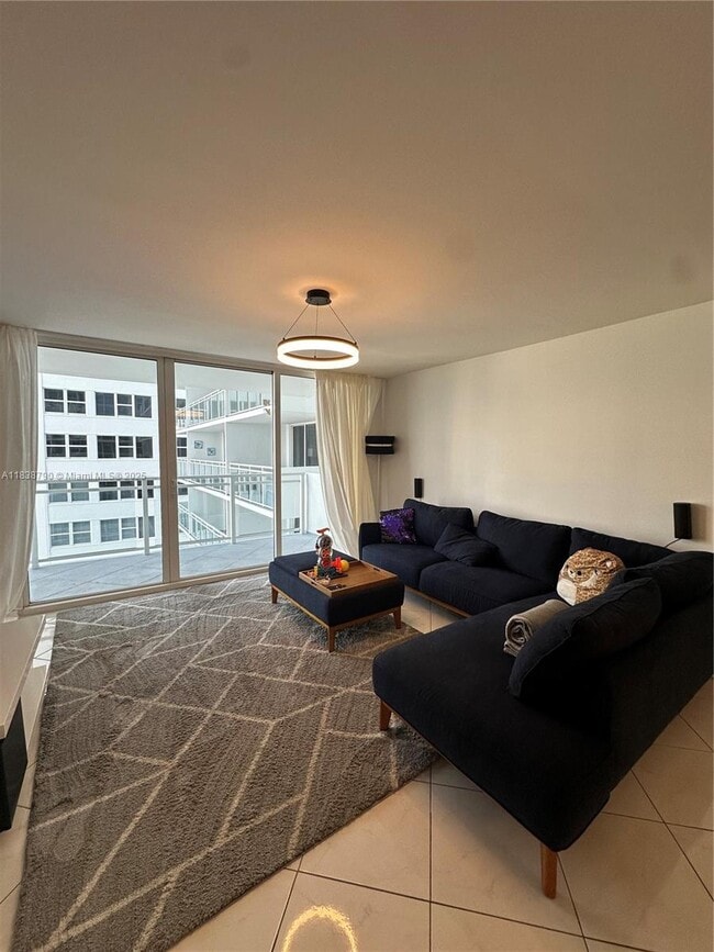 Building Photo - 2030 S Ocean Dr