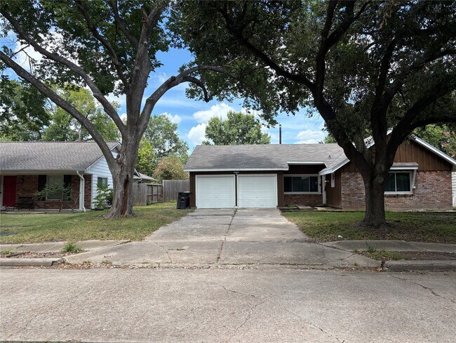 Building Photo - 7122 Sharpcrest St