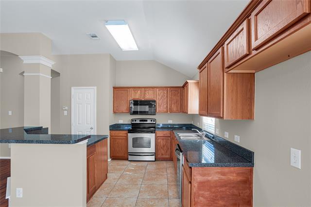 Building Photo - 6937 Red Bluff Dr
