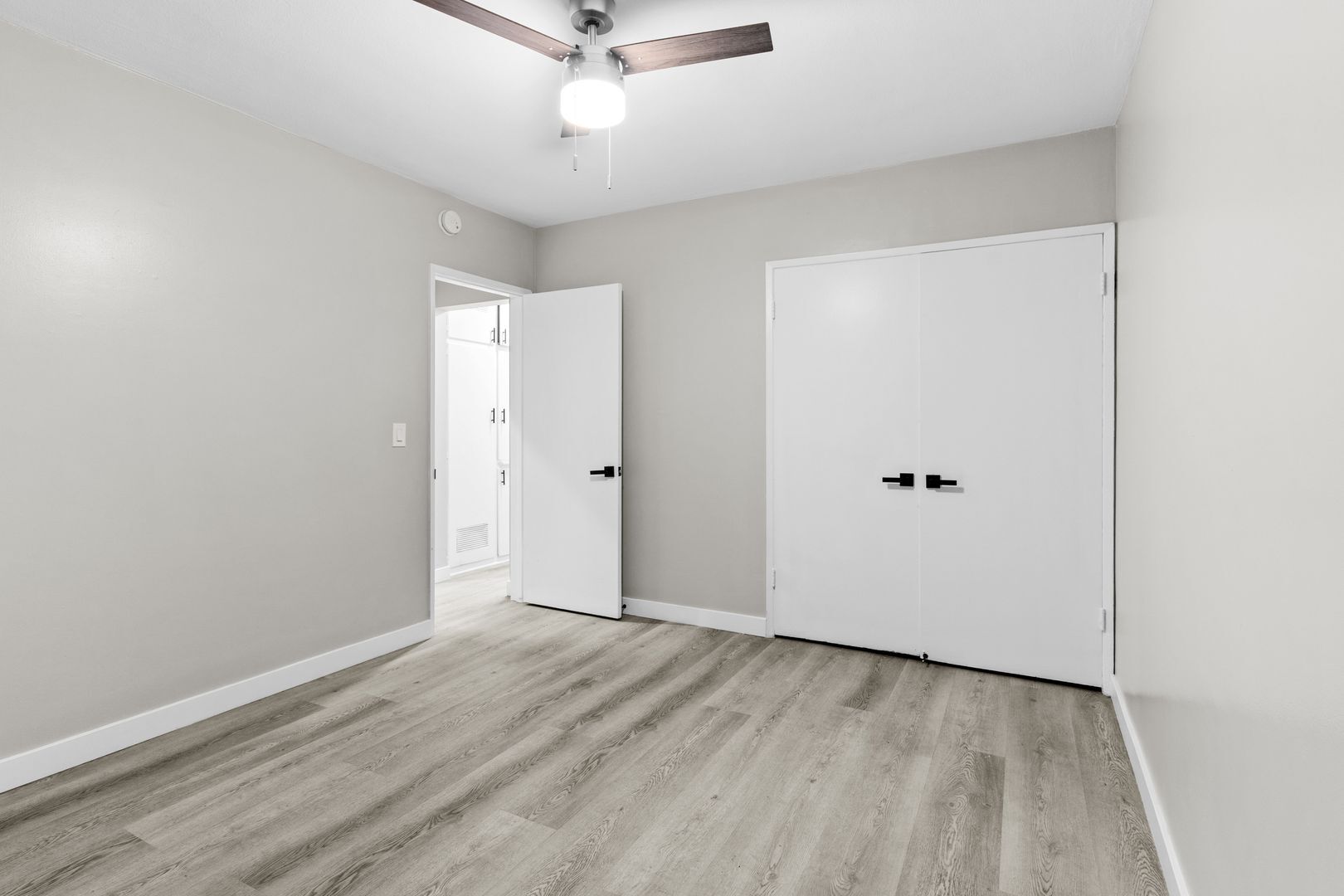 Building Photo - 113 S Lillie Ave