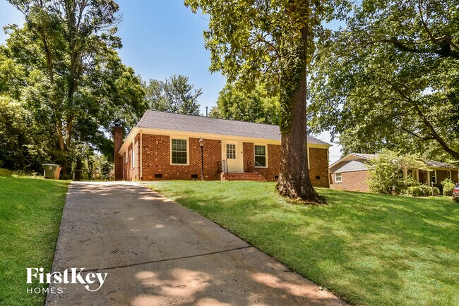 Building Photo - 2314 Killarney Dr