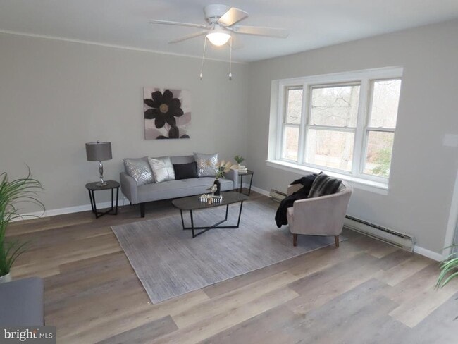 Building Photo - 563 Principio Rd