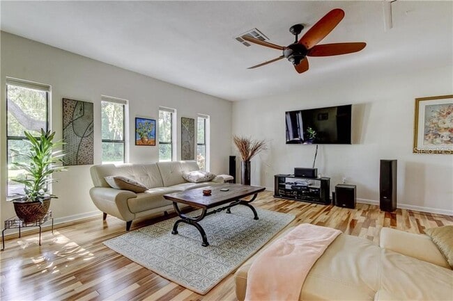 Building Photo - 9030 Bullrush Ct