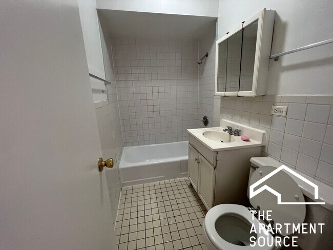 Building Photo - 1408 W Juneway Terrace