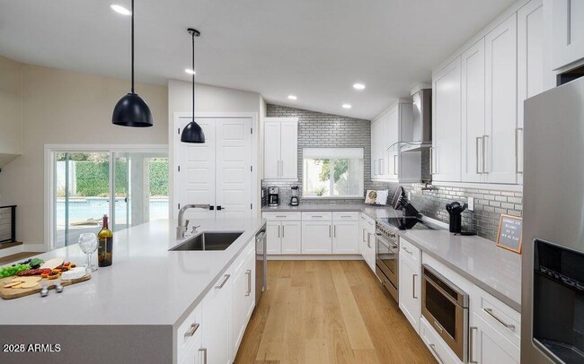 Building Photo - 6174 E Janice Wy