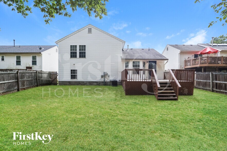Building Photo - 1732 Westmeadow Dr