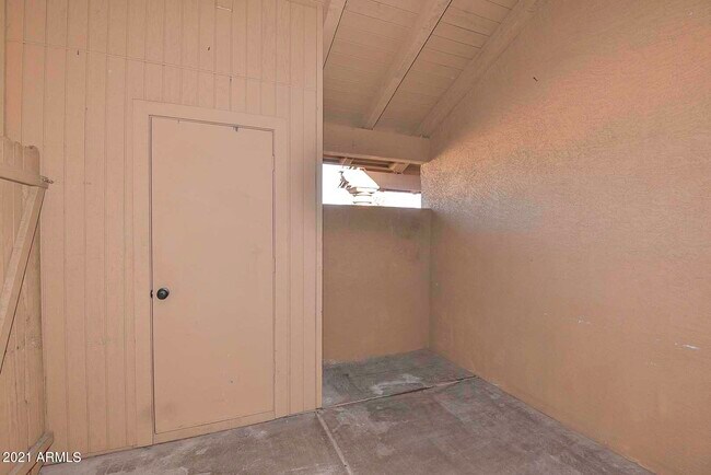 Building Photo - 20402 N 6TH Dr