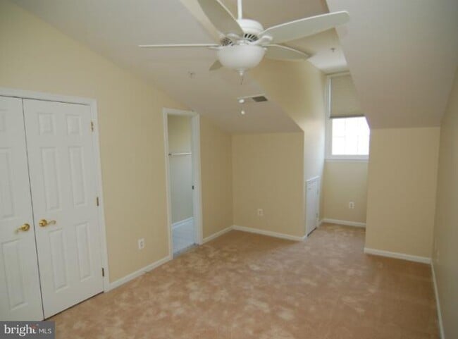 Building Photo - 2404 13th Ct N