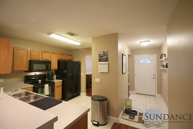 Building Photo - Beautiful 3 Bedroom Home in Niceville!