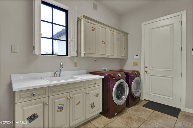 Building Photo - 1204 Rising Tide Ct