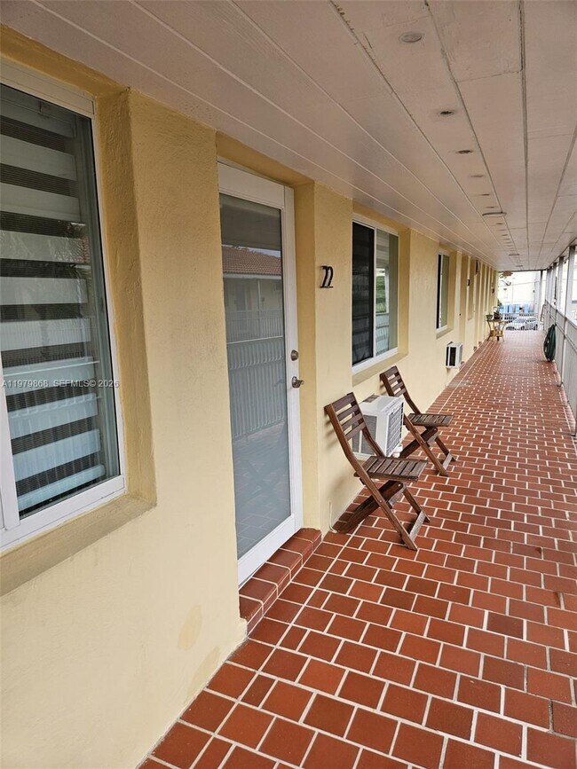 Building Photo - 7400 Harding Ave