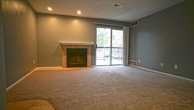 Building Photo - 2575 S Syracuse Way