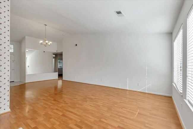 Building Photo - Bright 3 Bedroom Home with High Ceilings in Desirable San Jose Neighborhood