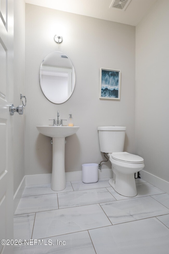 Building Photo - 817 7th Ave N