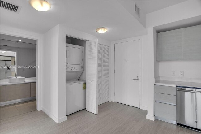 Building Photo - 4250 Biscayne Blvd