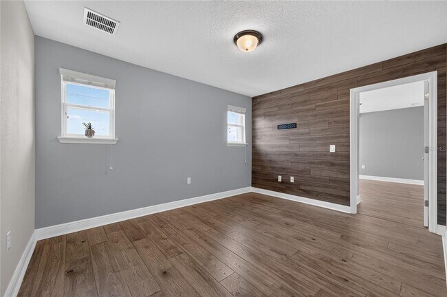 Building Photo - 3207 Palatka St
