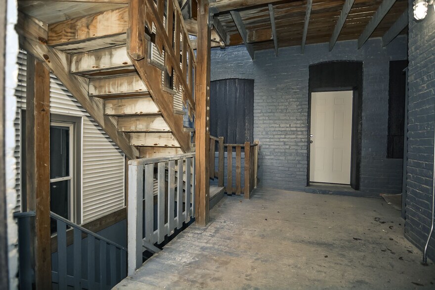 Building Photo - 2230 N Sawyer