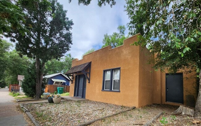 Building Photo - Cozy 2-Bed In Home in Old Colorado City an...