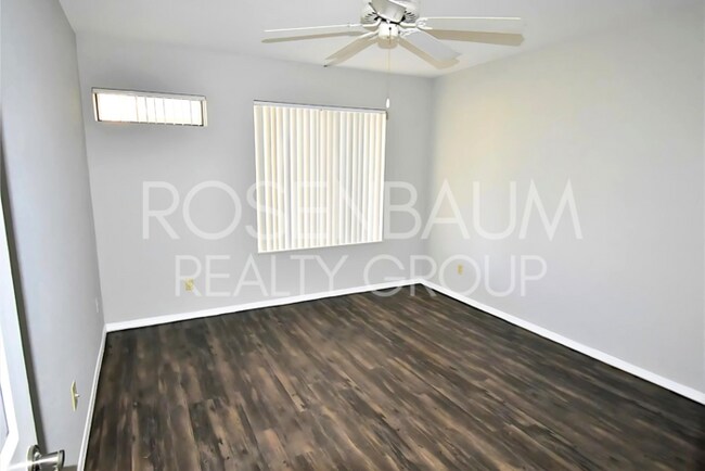 Building Photo - Beautiful 2-beds, 2-baths ground-level cor...