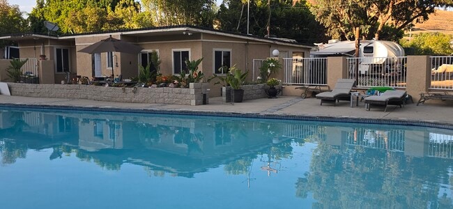 Building Photo - 3803 Lightning Ridge Way