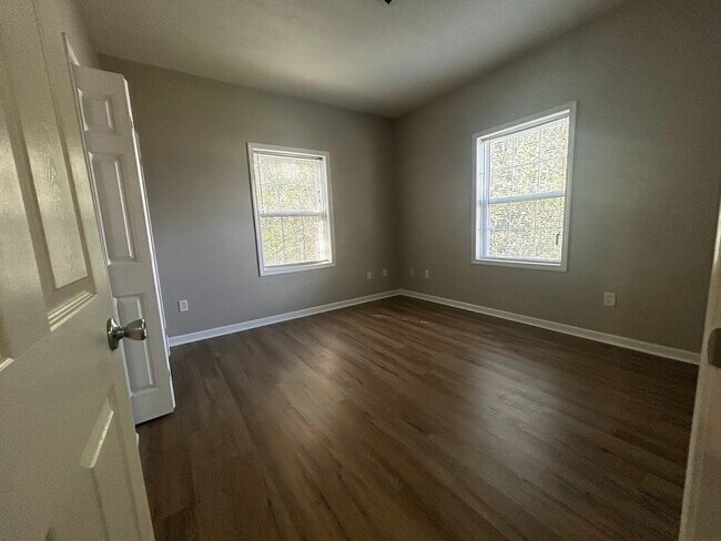 Building Photo - 1501 McPherson Dr