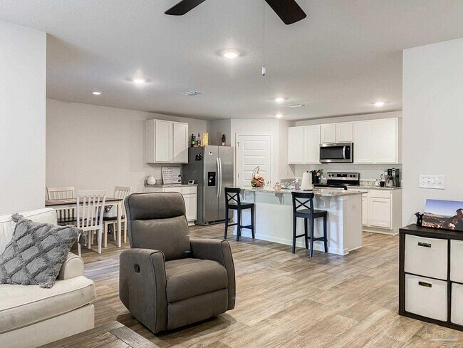 Building Photo - 7368 Lakeside Oak Ct