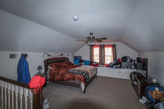 Building Photo - 802 N Taylor Ct