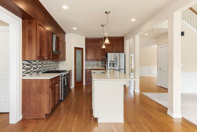 Building Photo - Stunning 4 bedroom Home in Coveted Deer Ridge Community