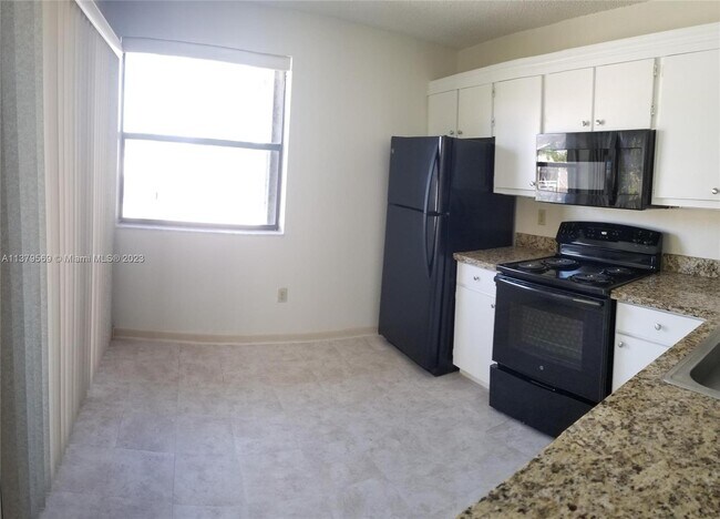 Primary Photo - 1201 N Liberty Ave