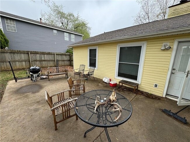Building Photo - 2502 W Megan Dr