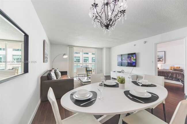 Building Photo - 1200 Brickell Bay Dr