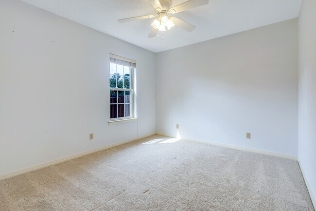 Building Photo - 3241 Wythe Cir