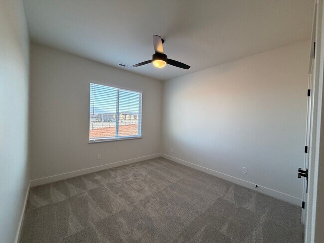 Building Photo - 614 Hemsworth Ln