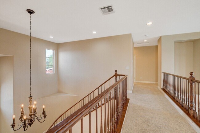 Building Photo - Spacious 5-Bedroom, 2 Story Pool Home in G...