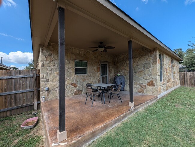 Building Photo - 2432 Etta May Ln